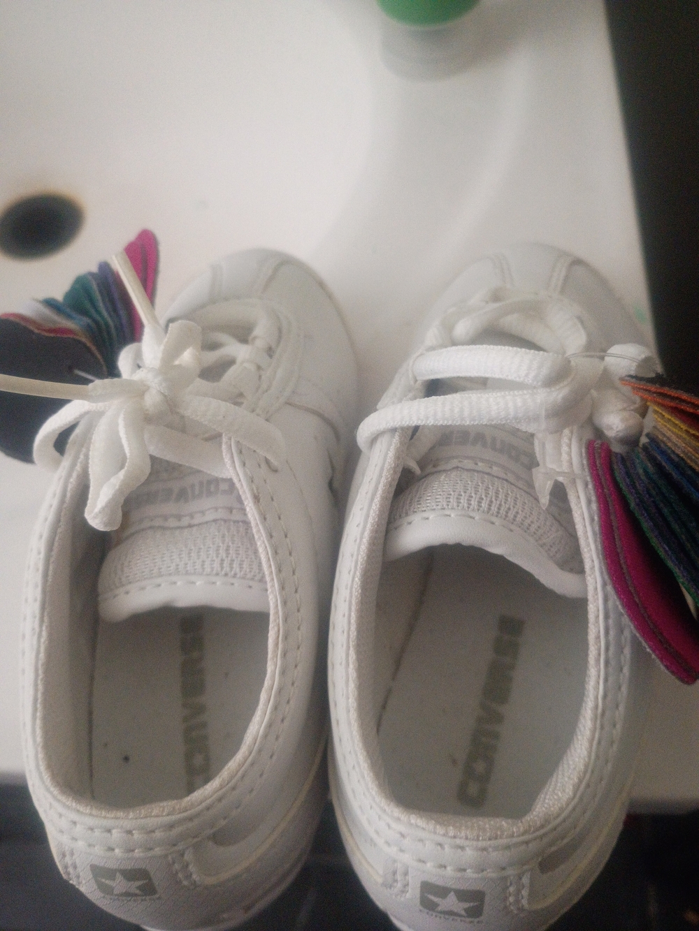 Converse White Kids Low-Top Sneakers with Rainbow Tassel Charm